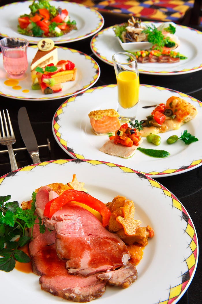 ディナーイメージ/シェフ・ミッキー(C)Disney