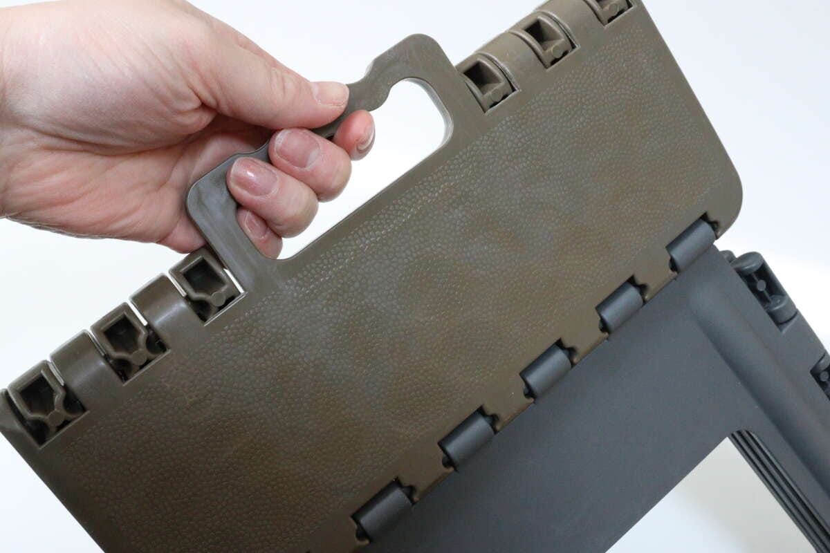 折りたたみイス（38cm×32cm×39cm）　持ち手