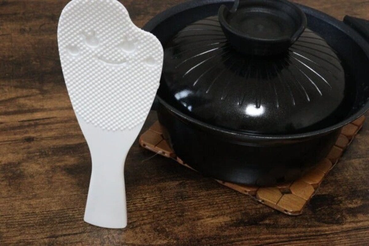 ダイソー　くっつきにくい立つしゃもじ（大）