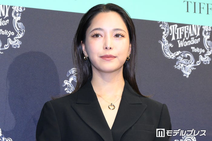 高梨沙羅選手、雰囲気ガラリの大人ブラックコーデ ティファニーパーティーに登場【ティファニーワンダー】