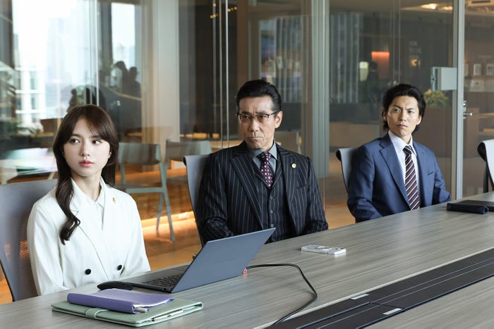 清原果耶、岸谷五朗、宮崎秋人「初恋DOGs」第5話(C)TBS