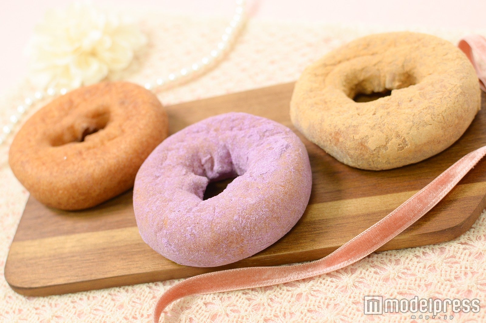 オイルカットドーナツを試してみて（C）モデルプレス