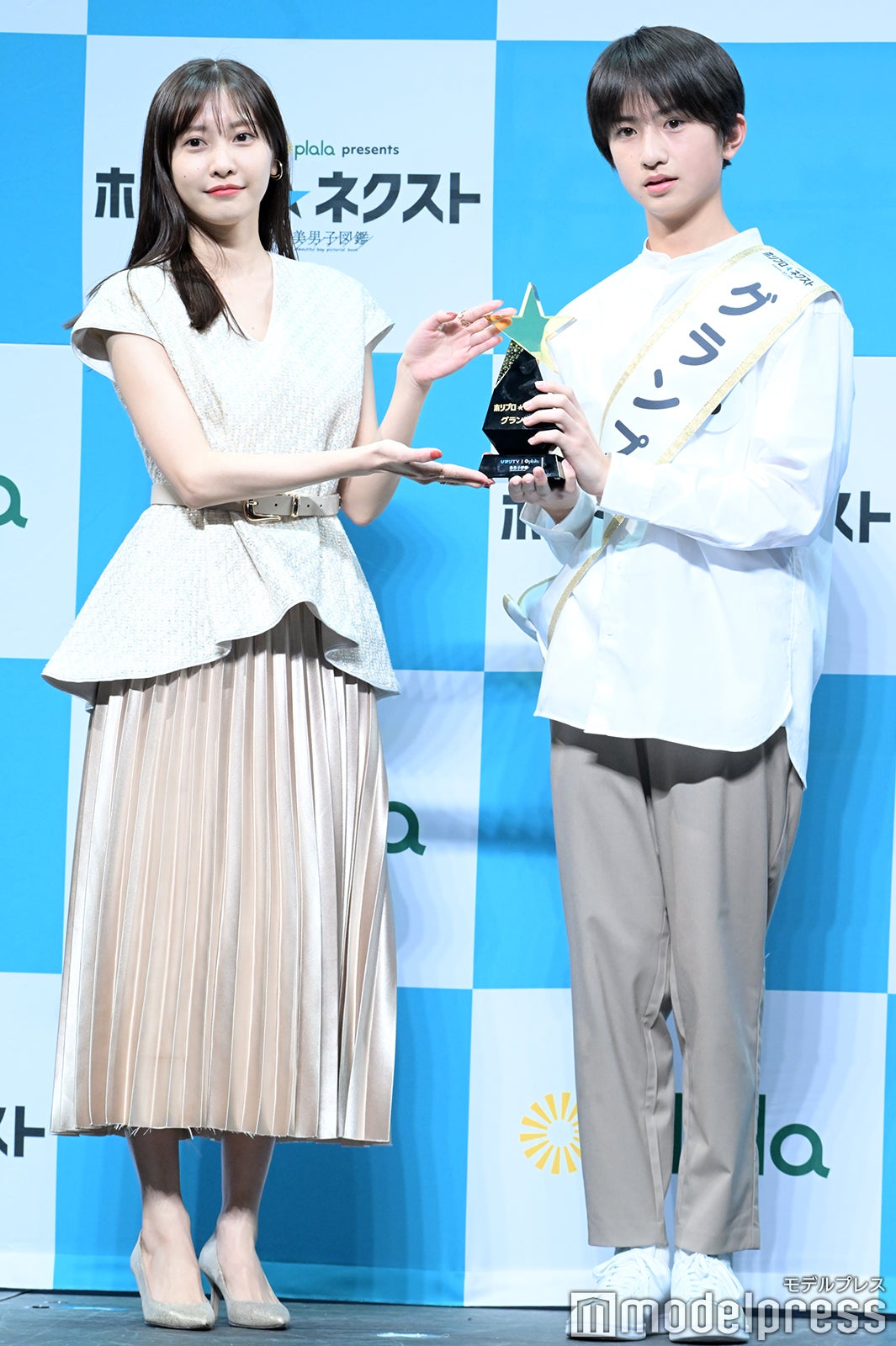 佐野ひなこ、石原颯也くん（C）モデルプレス