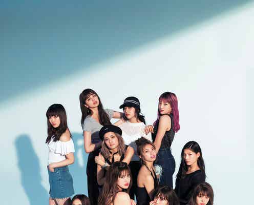 E-girls、新体制での変化&今の想いは?11人集合でクールに夏の肌見せ
