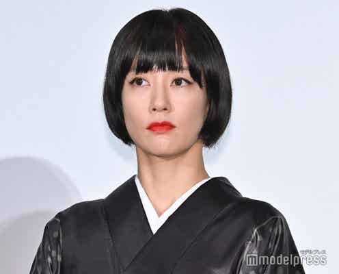 水川あさみ、黒ボブ×赤リップで妖艶な魅力 “一切セリフがない”役柄に「新しかった」<唄う六人の女>