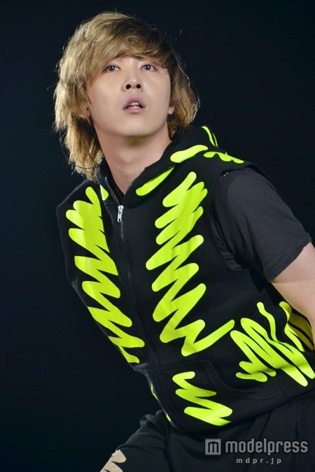 ボーカルのイ・ホンギ