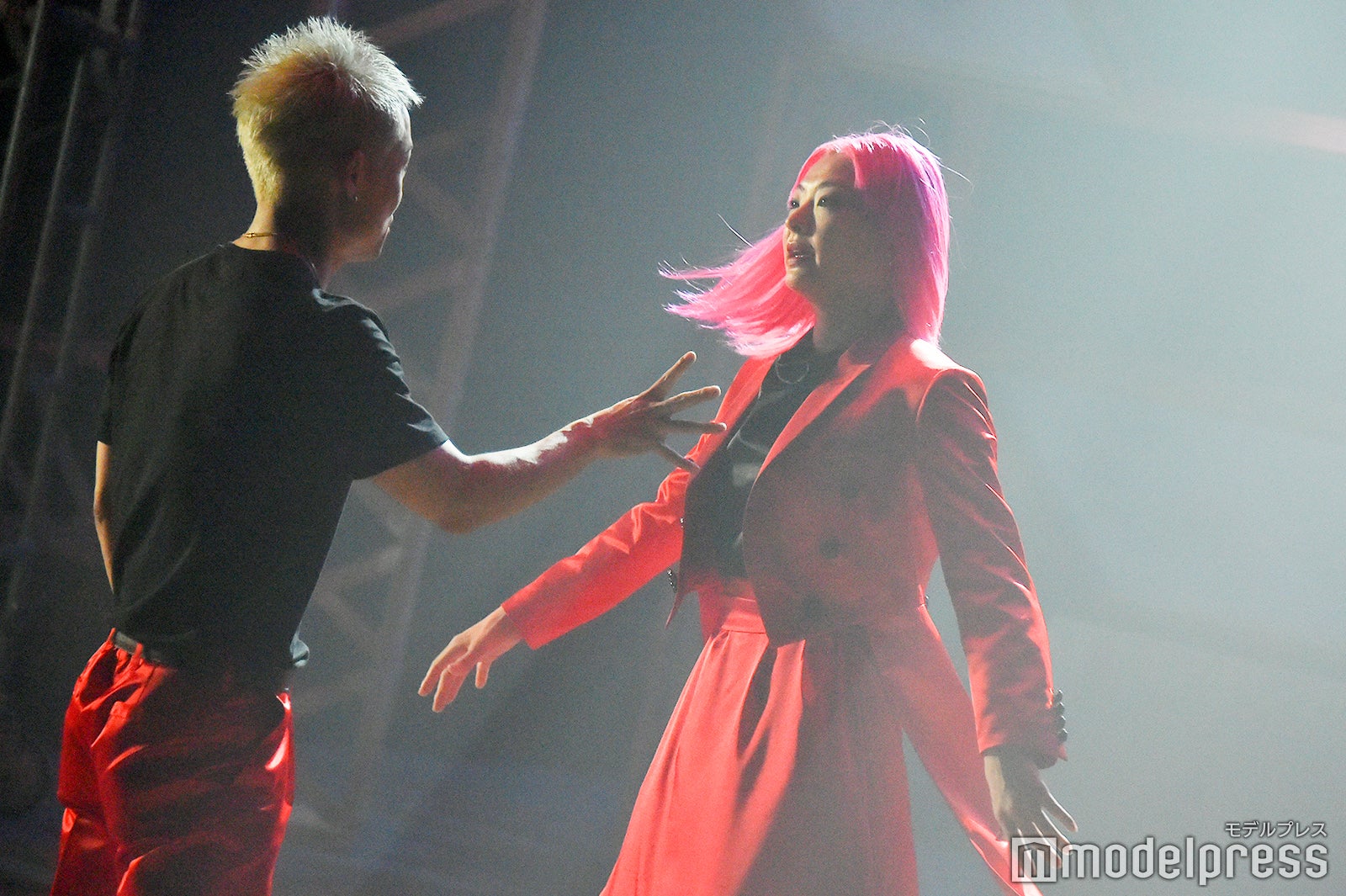 SHUHO、A-NON／吉本坂46RED「君の唇を離さない」MV撮影風景（C）モデルプレス