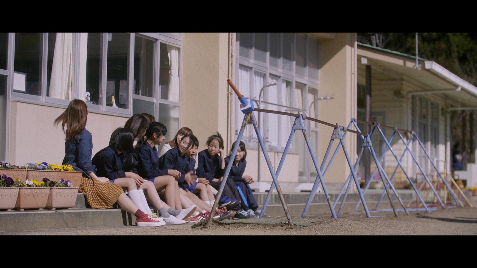 AKB48「願いごとの持ち腐れ」MVより（C）AKS