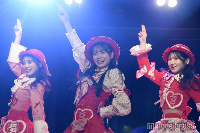 向井地美音、伊藤百花、村山彩希(C)モデルプレス