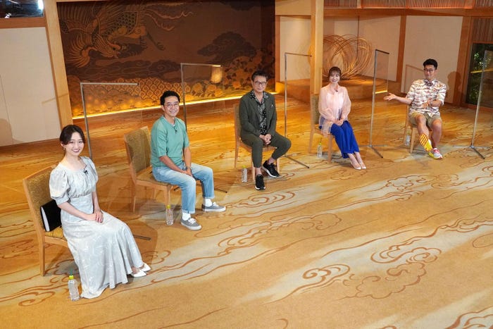 (左から)片渕茜、矢作兼、船越英一郎、新山千春、ビビる大木(C)テレビ東京