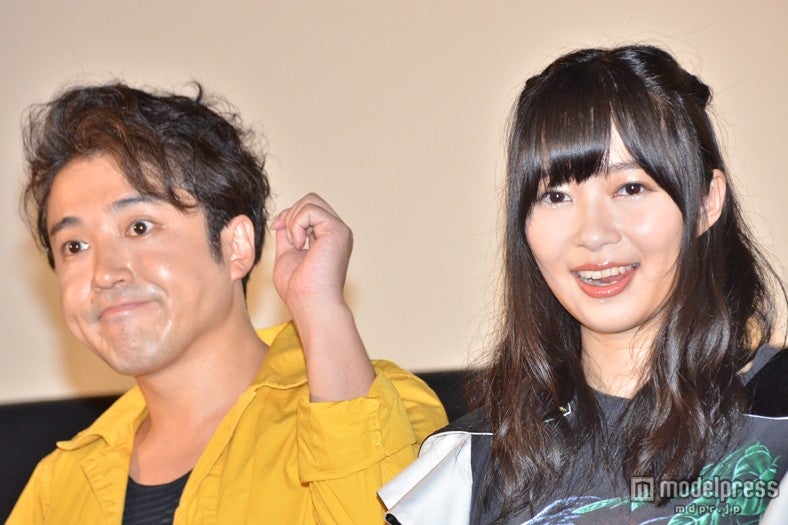 （左から）ムロツヨシ、指原莉乃