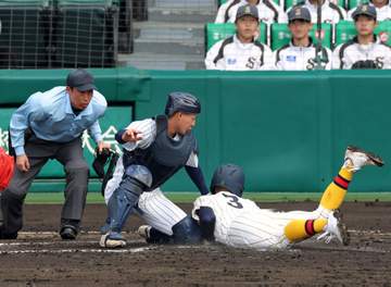 帝京長岡が初出場初勝利ならず 奇策ホームスチール失敗 序盤の大量失点が響く 史上初の新潟県勢同時初戦突破は伝統校に阻まれる