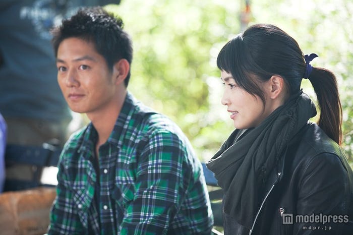 フジテレビ系ドラマ「ティファニードラマスペシャル 夏の終わりに、恋をした。」(26日放送)(C)柳川詩乃(C)フジテレビ