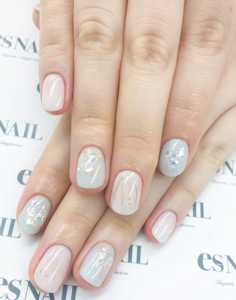 淡めの色ならオフィスでも安心（画像提供：esNAIL）