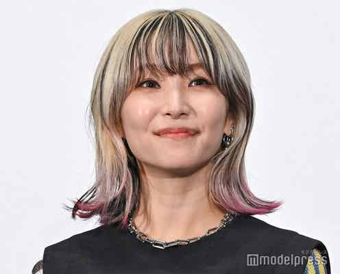 LiSA、第1子出産後初公の場「スパイダーマン」イベントサプライズ登場もMCからの暴露に思わず笑顔