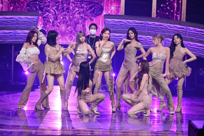 【紅白リハ2日目】TWICEサナ、“3年連続”誕生日に「紅白」リハ出席 出場への喜び語る