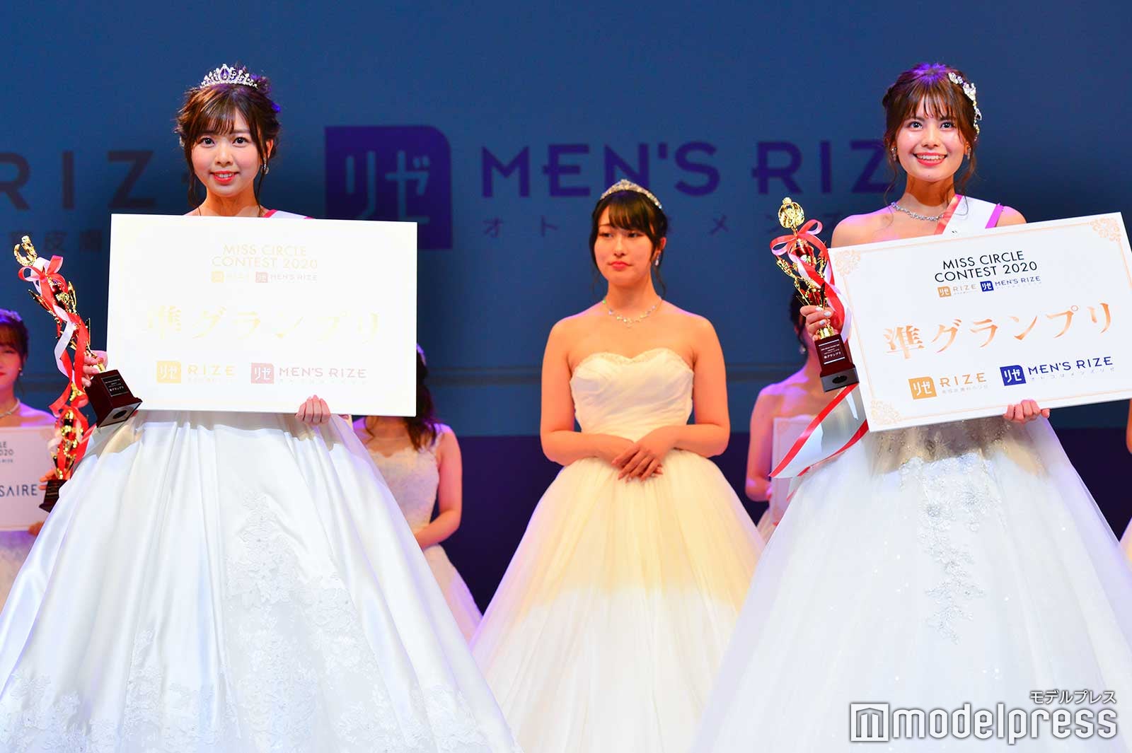 薬真寺伽帆さん、小山倫可さん（C）モデルプレス