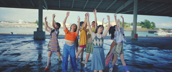 乃木坂46 5期生楽曲「考えないようにする」Music Videoより(提供写真)