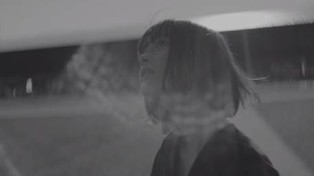 画像1 5 Radwimps 光 Mv 冒頭1分に息を呑む 唇が触れそうで 触れない 玉城ティナ 千史が魅せる 感情の解放 モデルプレス