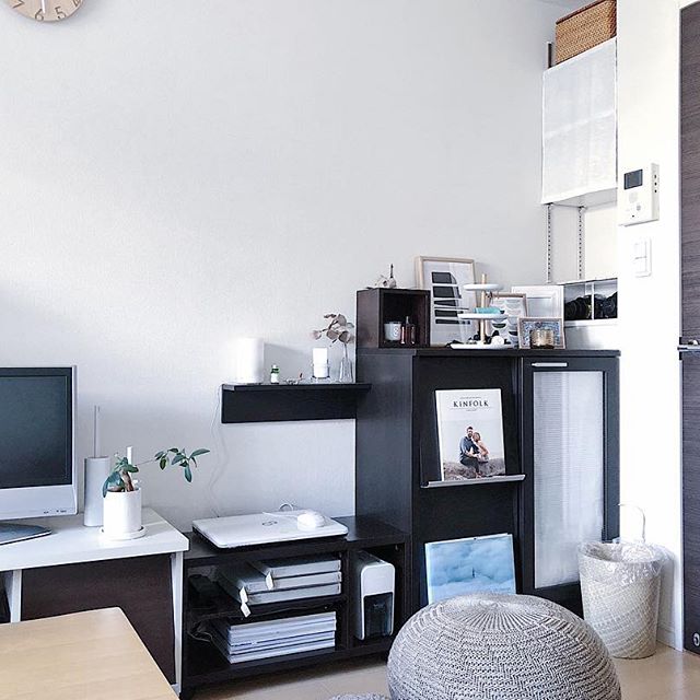 一人暮らし デスクのレイアウト実例 Pc作業や勉強に集中できる快適な配置って モデルプレス