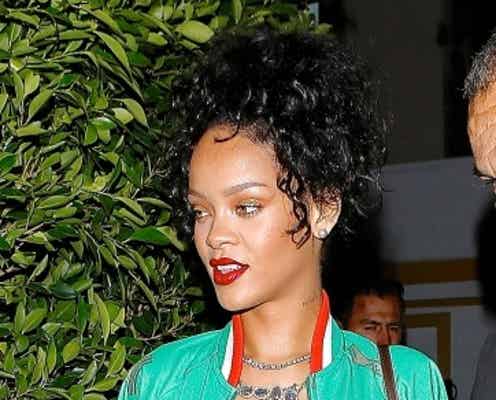 リアーナ、メキシコ応援ファッションでパパとデート