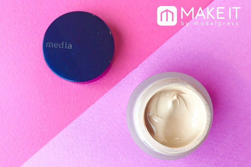 メディア「クリームファンデーション」 (C)メイクイット