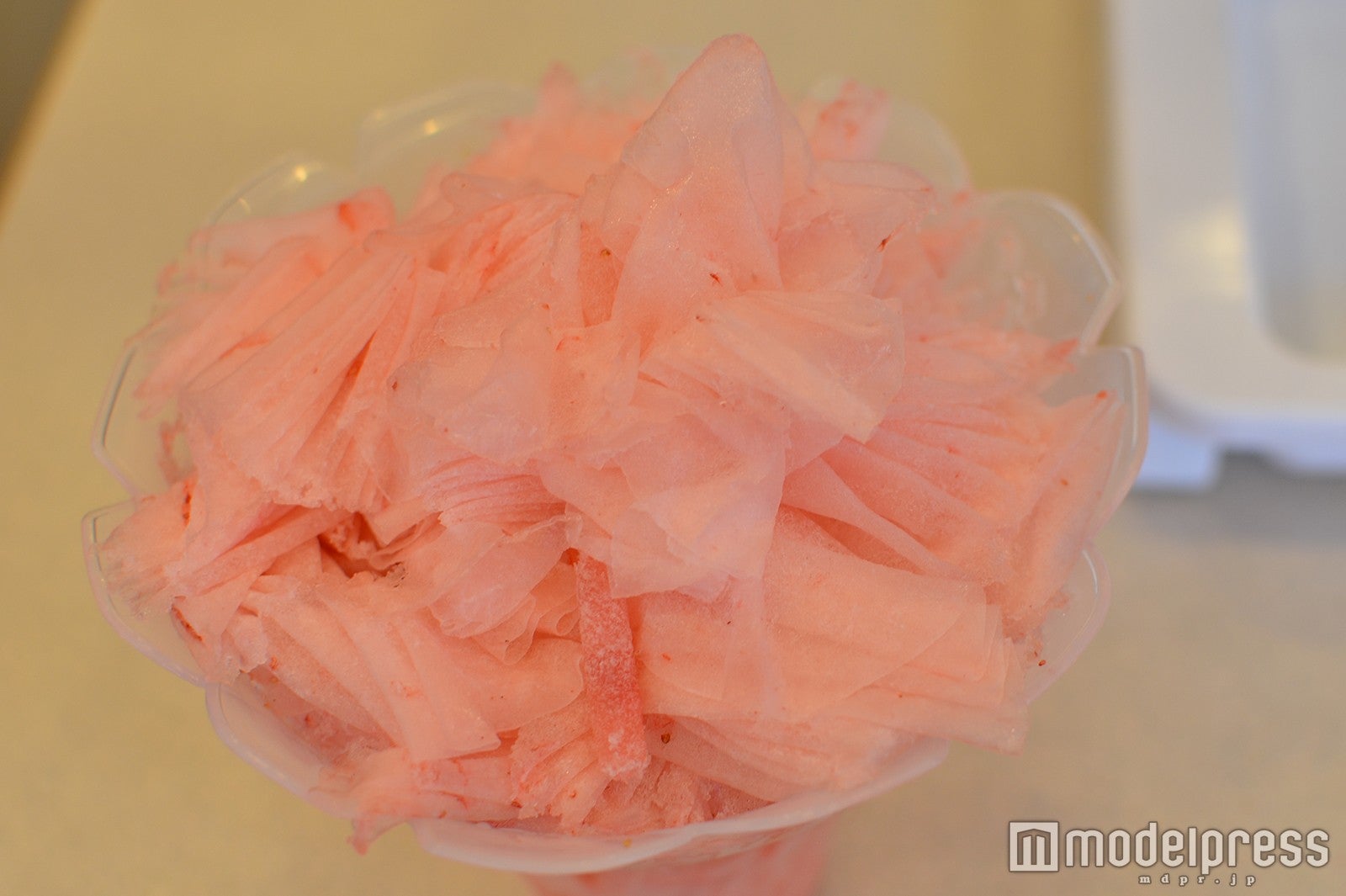 フワフワのかき氷の完成（C）モデルプレス