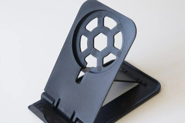 ダイソー　スマホ・タブレットスタンド（MagSafe用）