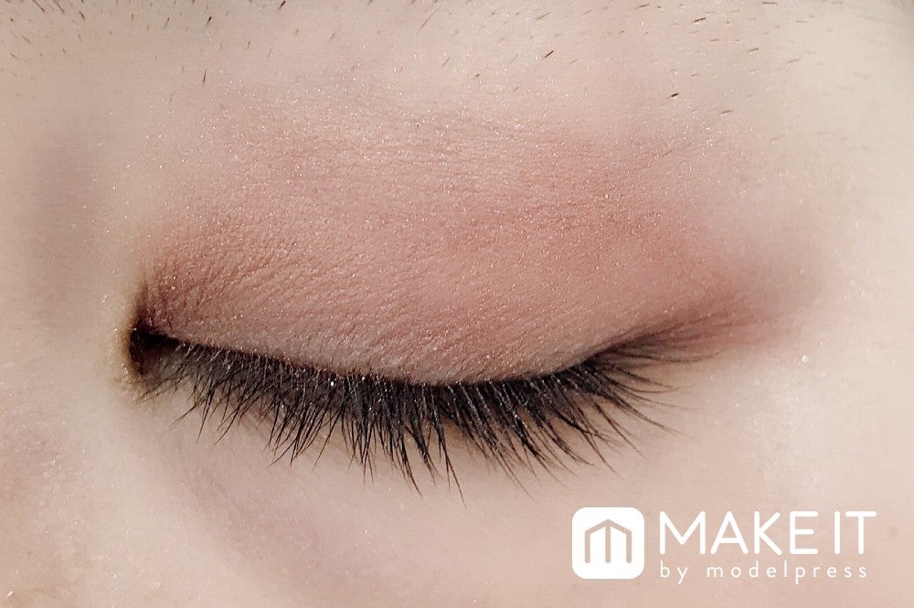 ルナソル／ニュアンスシェイドアイズ／01 Romantic Scene使用 (C)メイクイット