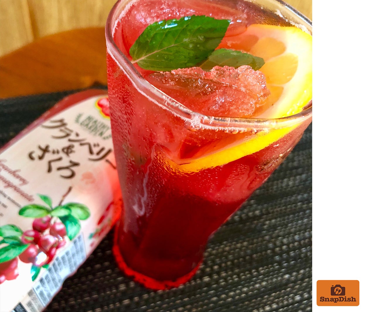 「クランベリー&ざくろ＋ジン&ソーダ 」（おりぃさん）