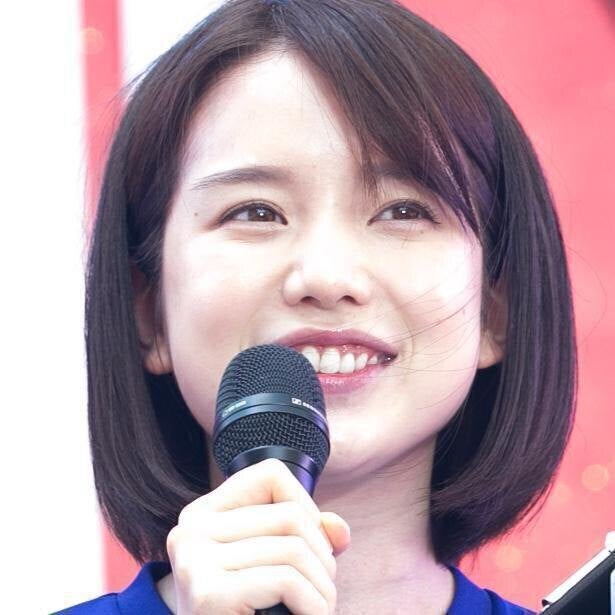 弘中綾香アナ 田中みな実 ディーン フジオカ オトナの色気駄々漏れ 3shotを公開 白スーツの破壊力たるや 神々しい モデルプレス