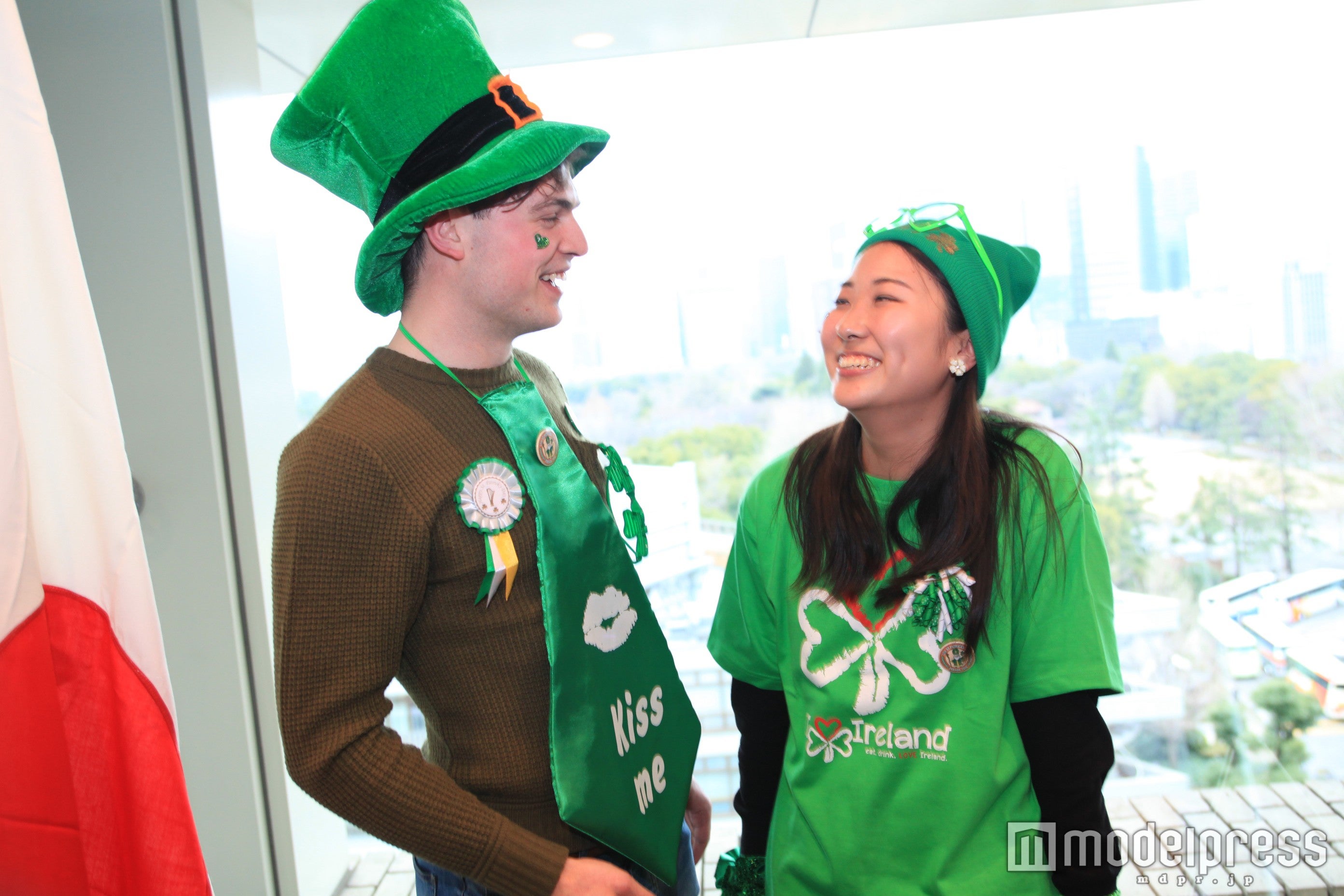 グリーン一色のコーディネート／画像提供：アイルランド大使館