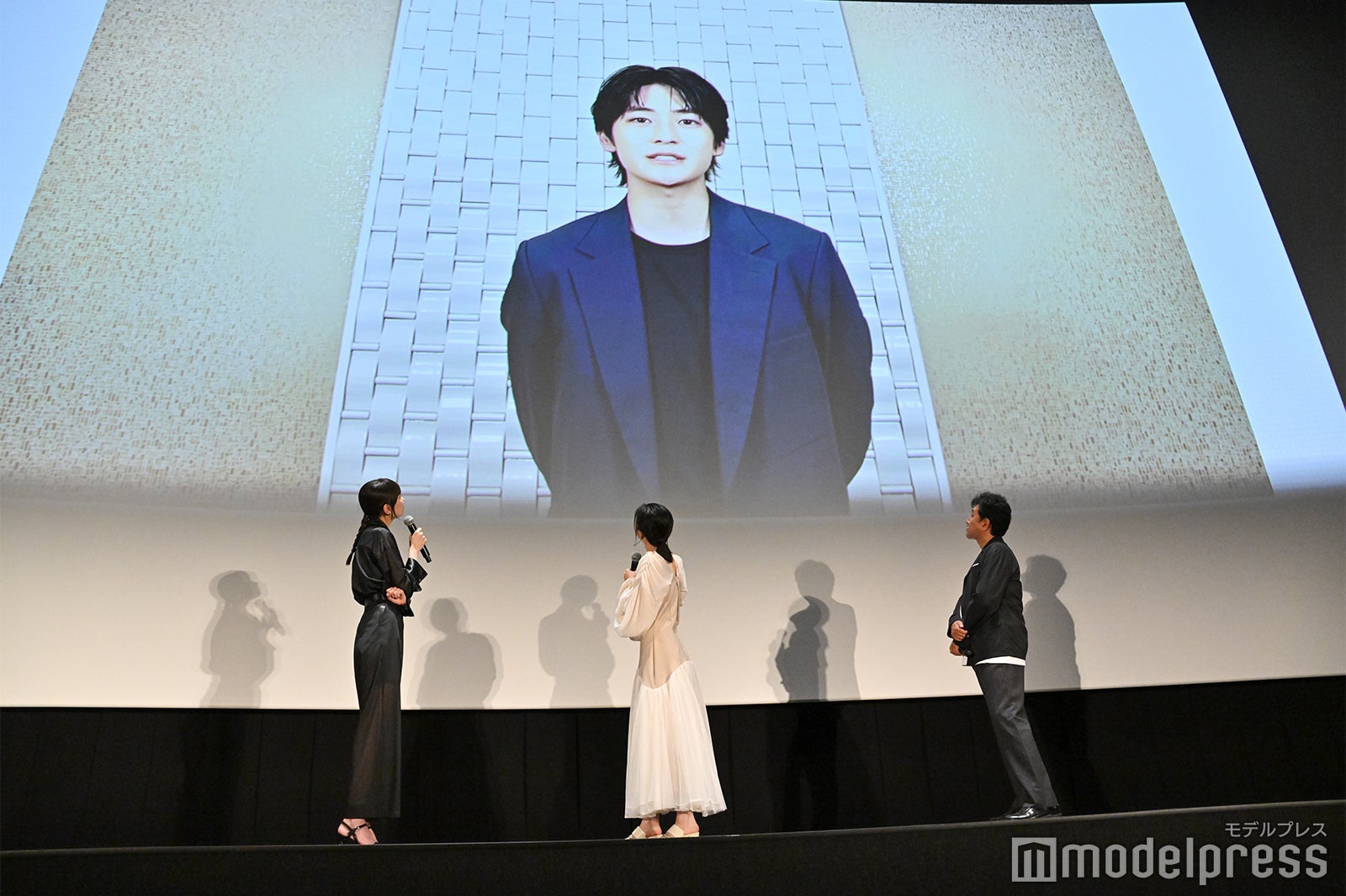 高橋文哉からビデオメッセージ（C）モデルプレス