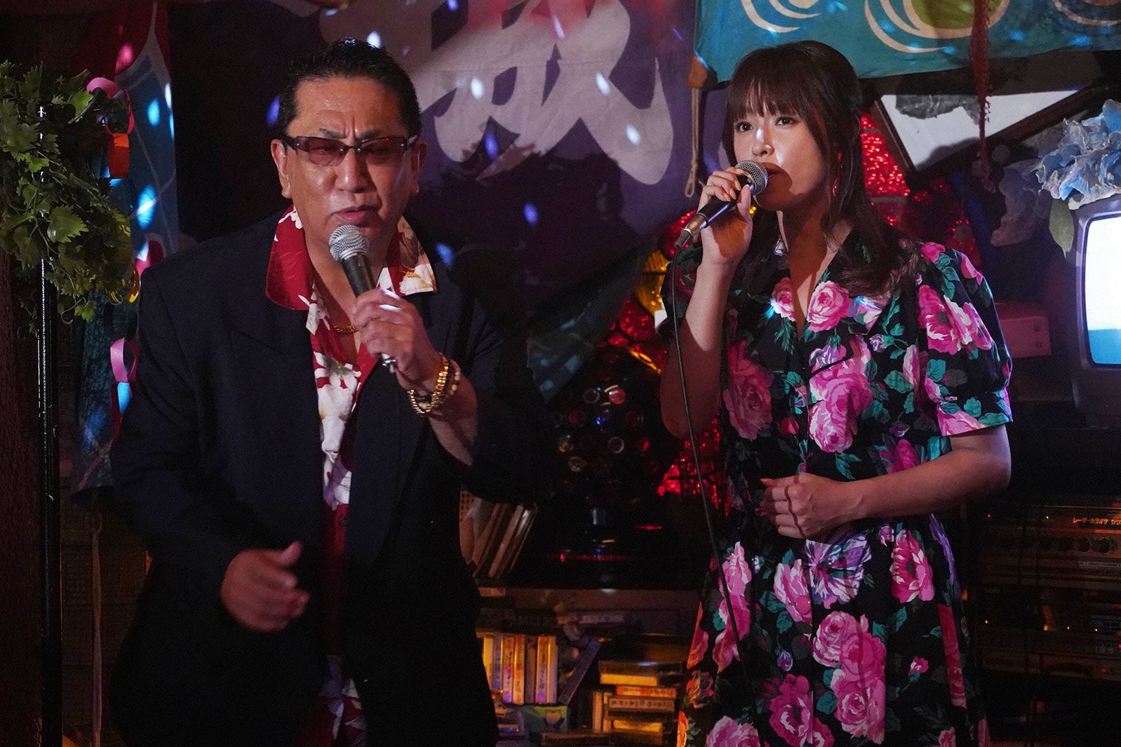 （右）深田恭子（C）フジテレビ