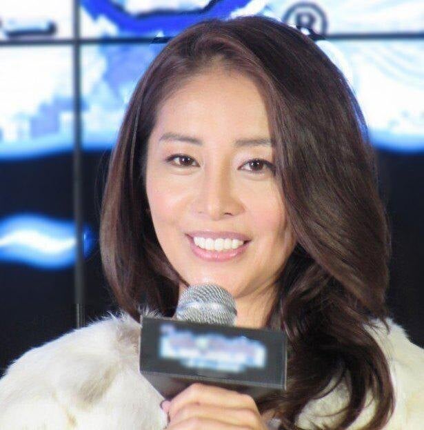 モー娘 石田亜佑美 ライブじゃできない ヘアアレンジに反響 アイドル感ましまし 笑顔にやられた モデルプレス