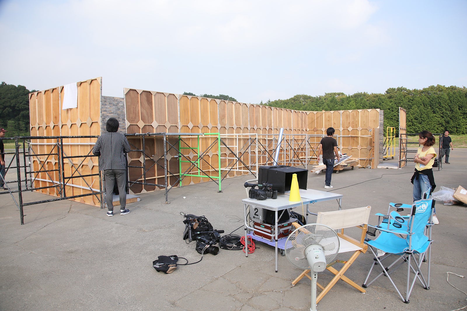 アクション対決のために造設されたセット（C）NTV