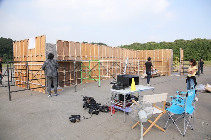 アクション対決のために造設されたセット(C)NTV