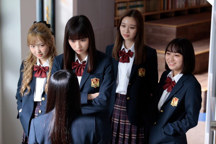 本田仁美、茅島みずき、田鍋梨々花、田牧そら「最高の教師 1年後、私は生徒に■された」第1話より(C)日本テレビ