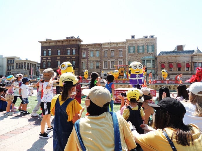 ミニオンたちのカンフースーツ姿がなんともかわいいステージです