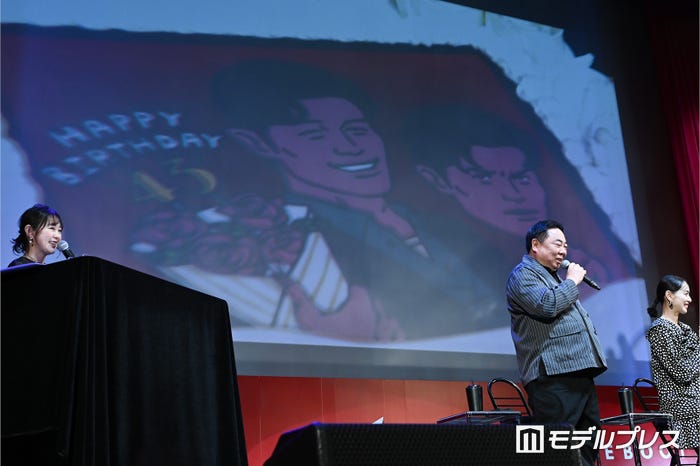 鈴木亮平の誕生日をお祝いしたケーキ(C)モデルプレス