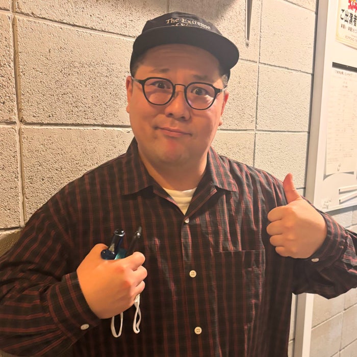 “2度結婚発表”話題のネルソンズ和田まんじゅう、妻との密着ショットで入籍報告「雰囲気が癒やされる」「オソロ可愛すぎ」と反響