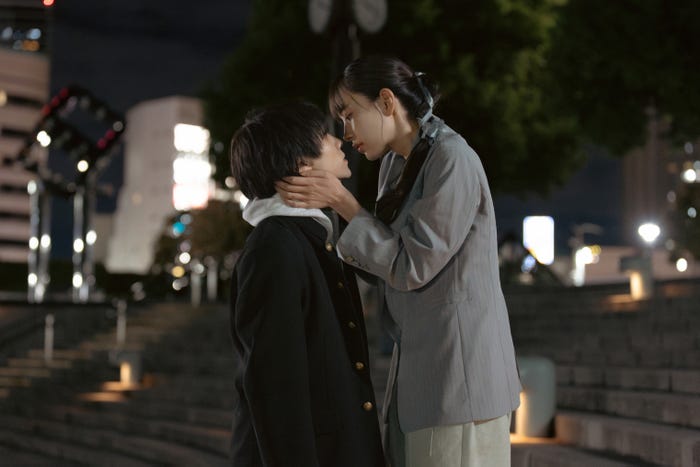 山下幸輝、井桁弘恵「私の町の千葉くんは。」第10話(C)「私の町の千葉くんは。」製作委員会