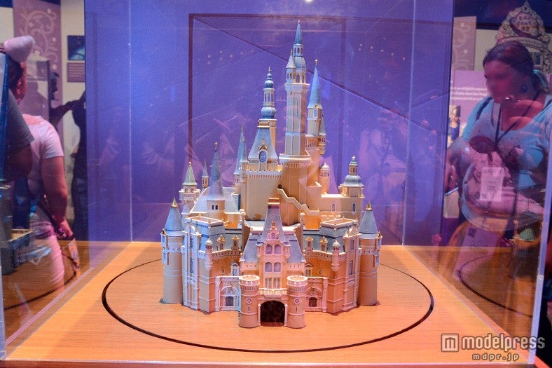上海ディズニーリゾートのブース、全てのプリンセスが集まるという城