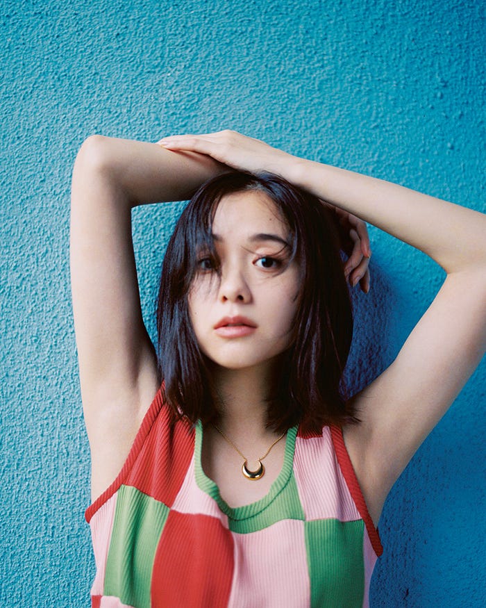 堀田真由ファースト写真集「MY」(3月29日発売)裏表紙(C)松岡一哲/集英社
