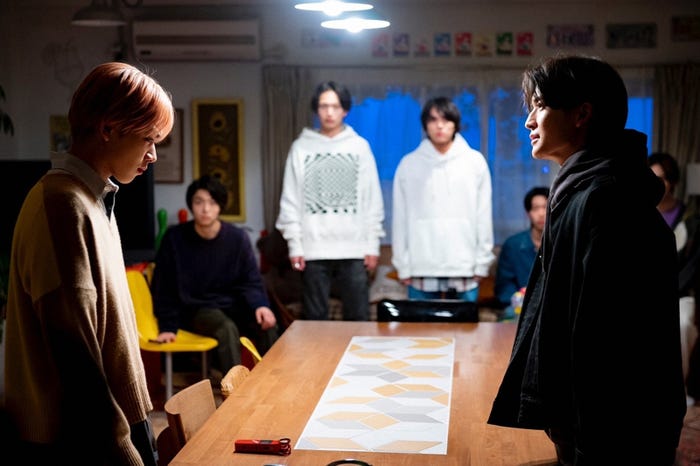 宮世琉弥、高橋文哉ら「君の花になる」第9話より(C)TBS