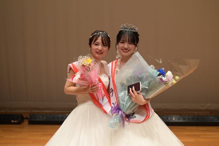 「ミス横国」準グランプリ・松本華さん、グランプリ・北野百笑さん(提供写真)