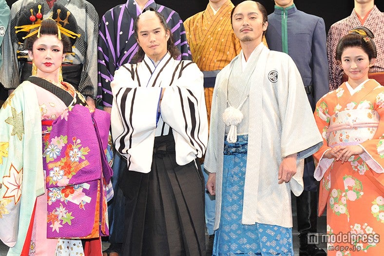 （左から）ソニン、市原隼人、徳山秀典、岡本玲 