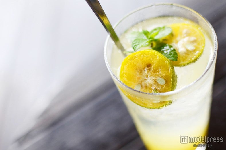 すっきり爽やかなシークワーサージュースも美味しい