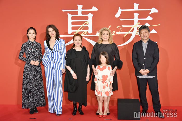 宮崎あおい・ジュリエット・ビノシュ・宮本信子・カトリーヌ・ドヌーヴ・佐々木みゆ・是枝裕和監督(C)モデルプレス