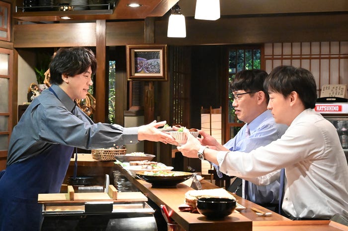 上川隆也、飯尾和樹、山本耕史「酒肴処・花さき」第3話より(C)日本テレビ
